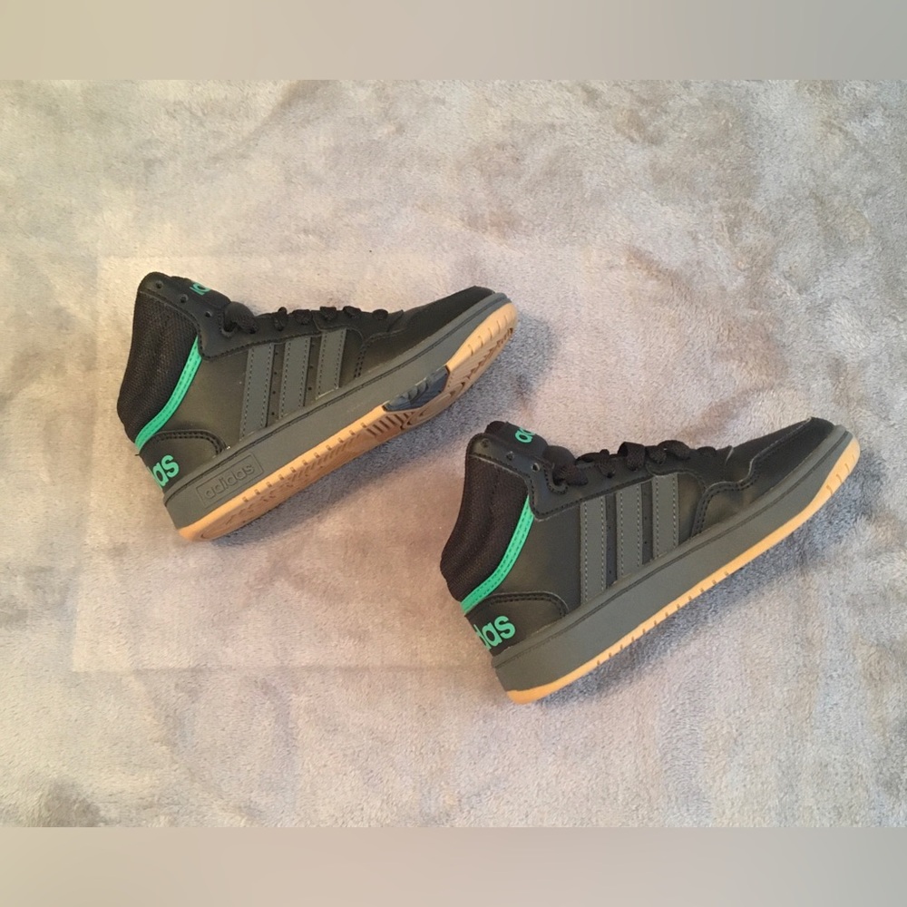 Adidas - Picture 3 of 7